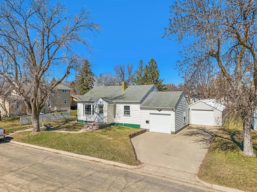 525 3rd St Se, Perham, MN 56573 - #2