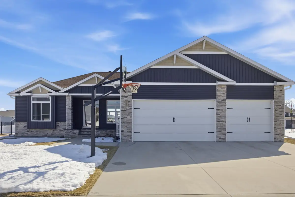 4209 Bristlecone Loop S, Fargo, ND 58104 - #1