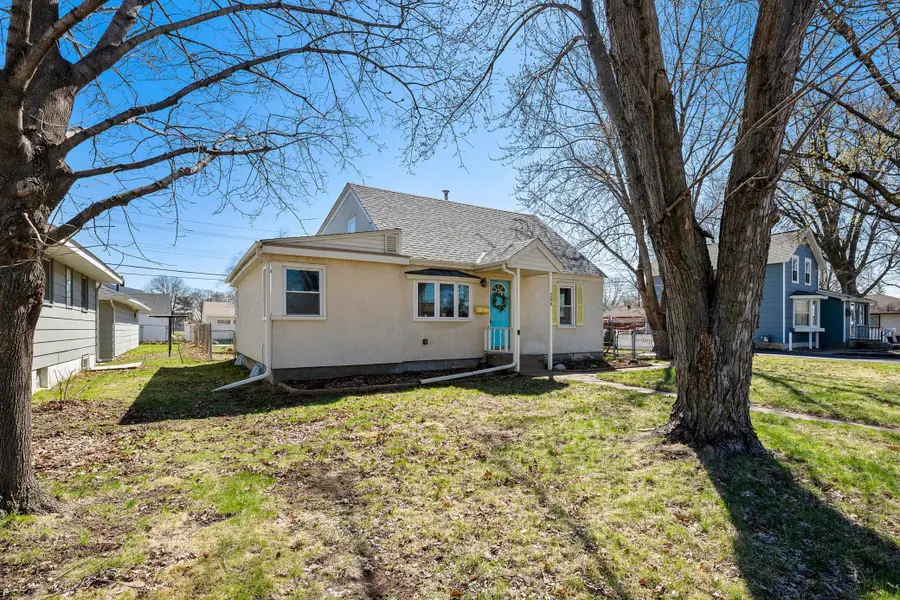 208 5th Avenue Se, Osseo, MN 55369 - #2