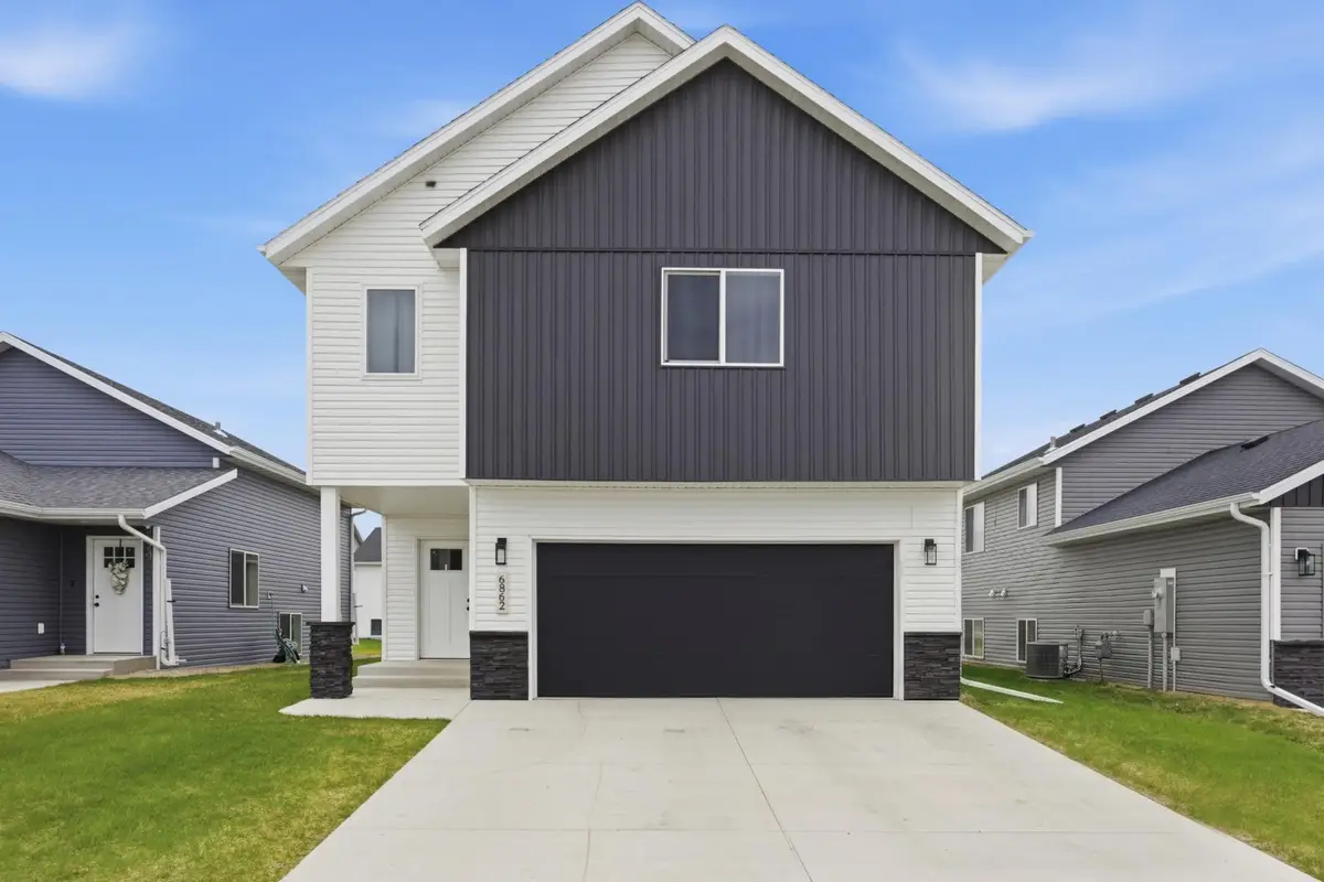 6862 Thomas Street, Horace, ND 58047 - #1