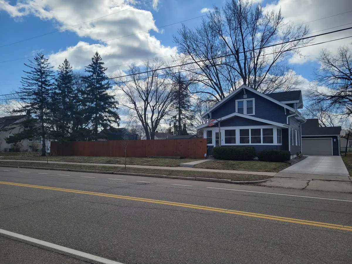 2040 Stillwater Avenue E, Saint Paul, MN 55119 - #1