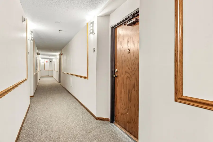 1215 Ferndale Street N #A12, Maplewood, MN 55119 - #2