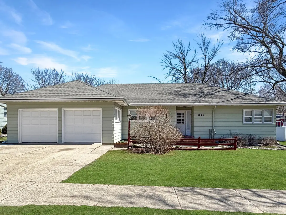 841 Redwood Drive, Fairmont, MN 56031 - #1