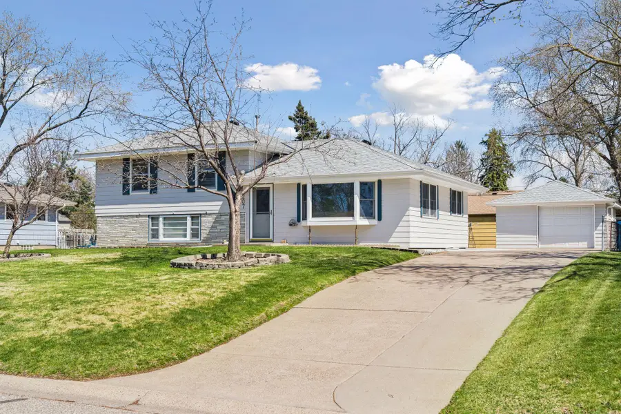 9207 Washington Street Ne, Blaine, MN 55434 - #2