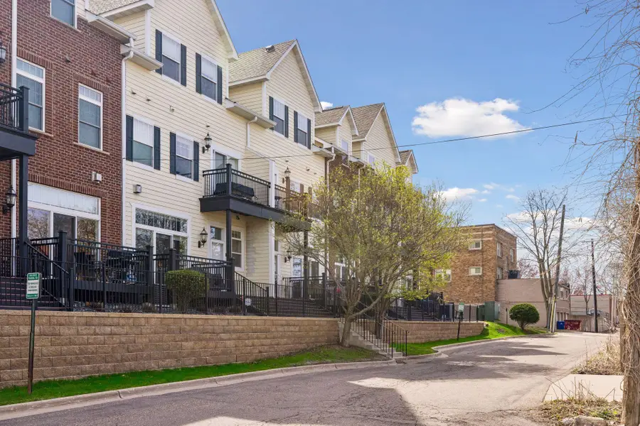 1589 Niles Avenue #6, Saint Paul, MN 55116 - #2