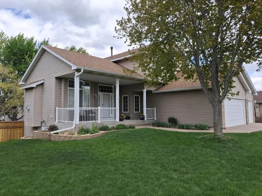 4522 Impatiens Avenue N, Brooklyn Park, MN 55443 - #3