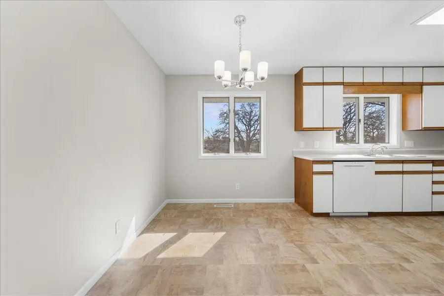 235 14th Avenue S, South Saint Paul, MN 55075 - #3