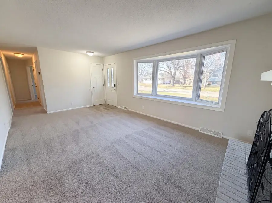 354 111th Avenue Nw, Coon Rapids, MN 55448 - #3