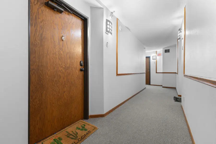 1225 Ferndale Street N #B9, Maplewood, MN 55119 - #2
