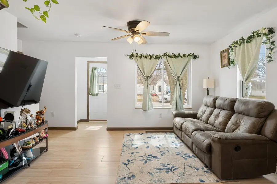 306 12th Avenue Sw, Austin, MN 55912 - #3