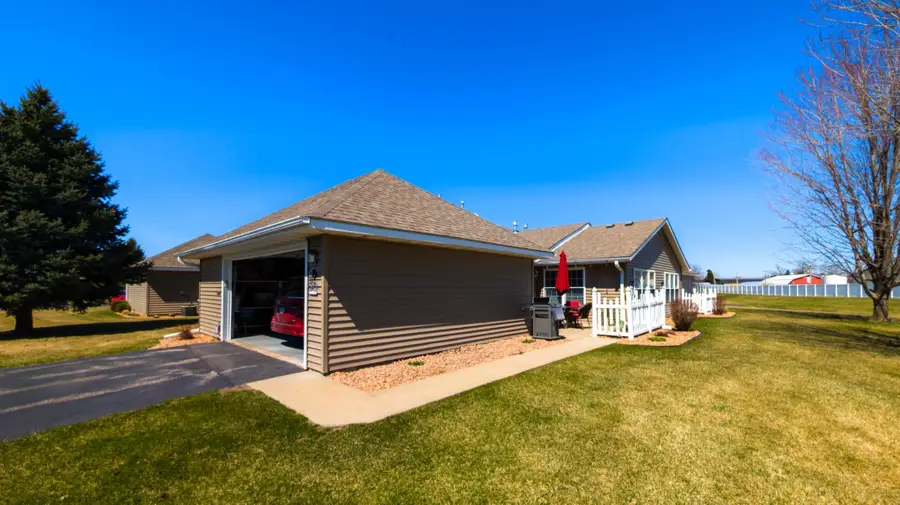 1906 Oak Tree Lane #B, Austin, MN 55912 - #3