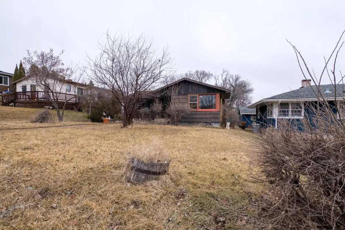 430 8th Avenue Nw, Valley City, ND 58072 - #1