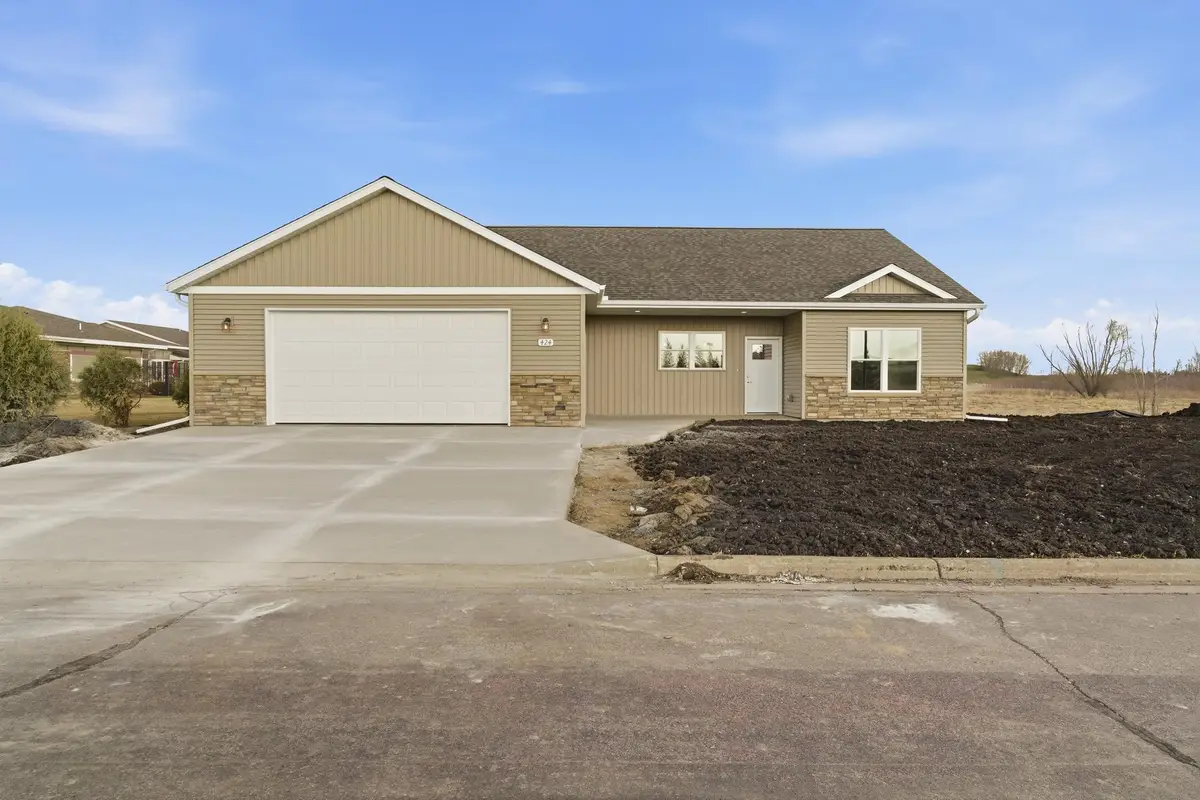 424 22nd Avenue Nw, Waseca, MN 56093 - #1