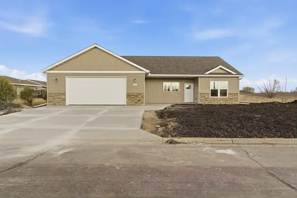 424 22nd Avenue Nw, Waseca, MN 56093