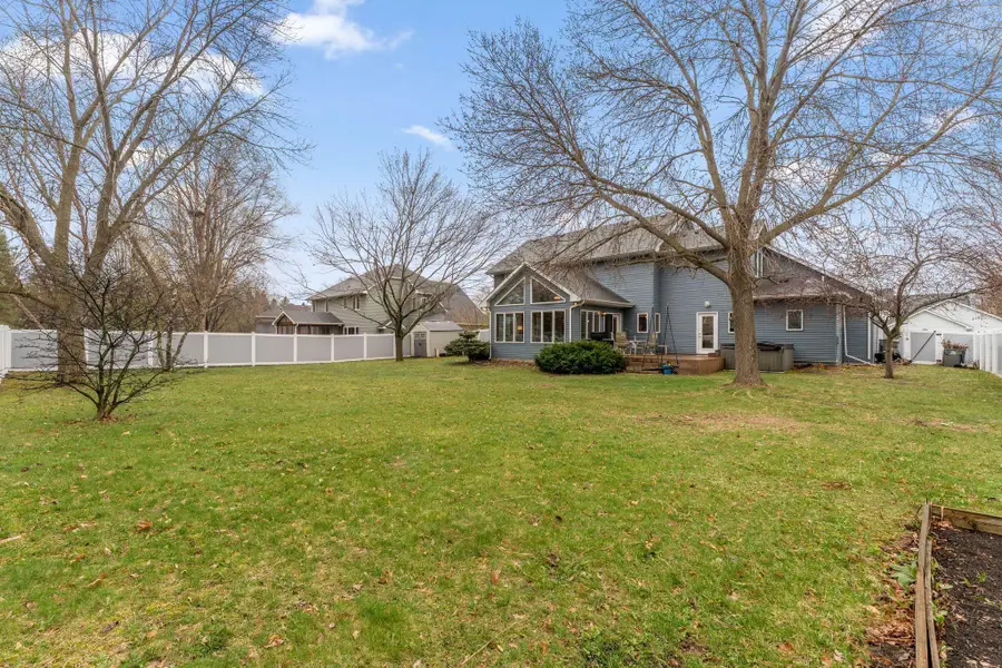 10129 Horseshoe Trail, Eden Prairie, MN 55347 - #2