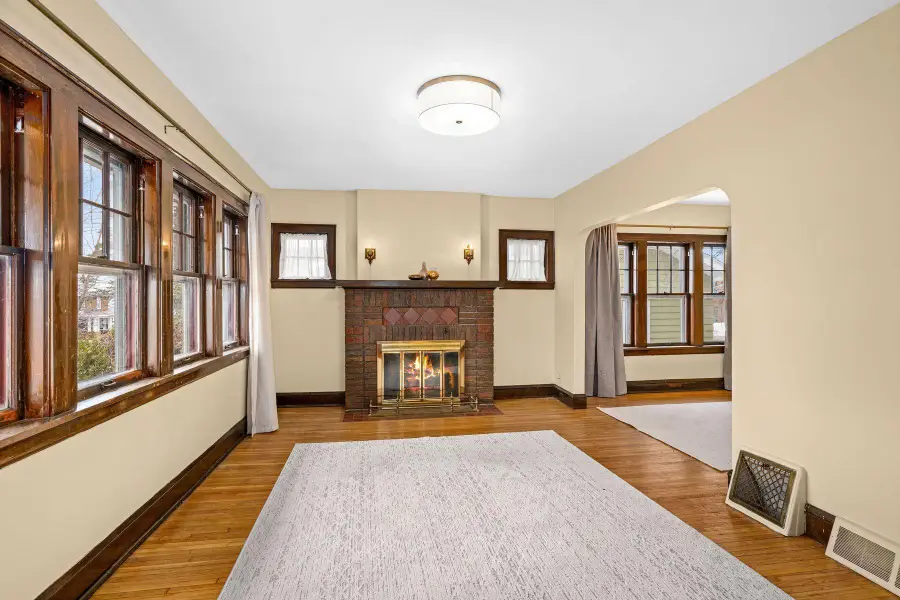 821 N 19th Avenue E, Duluth, MN 55812 - #3