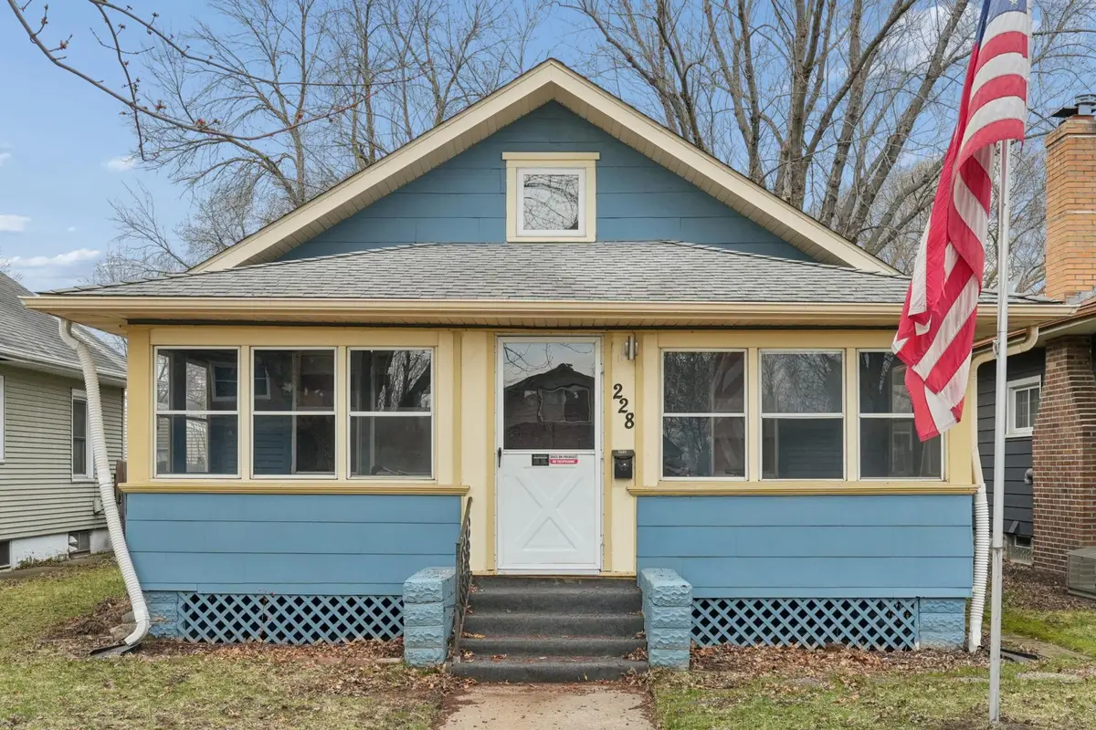 228 8th Avenue S, South Saint Paul, MN 55075 - #1