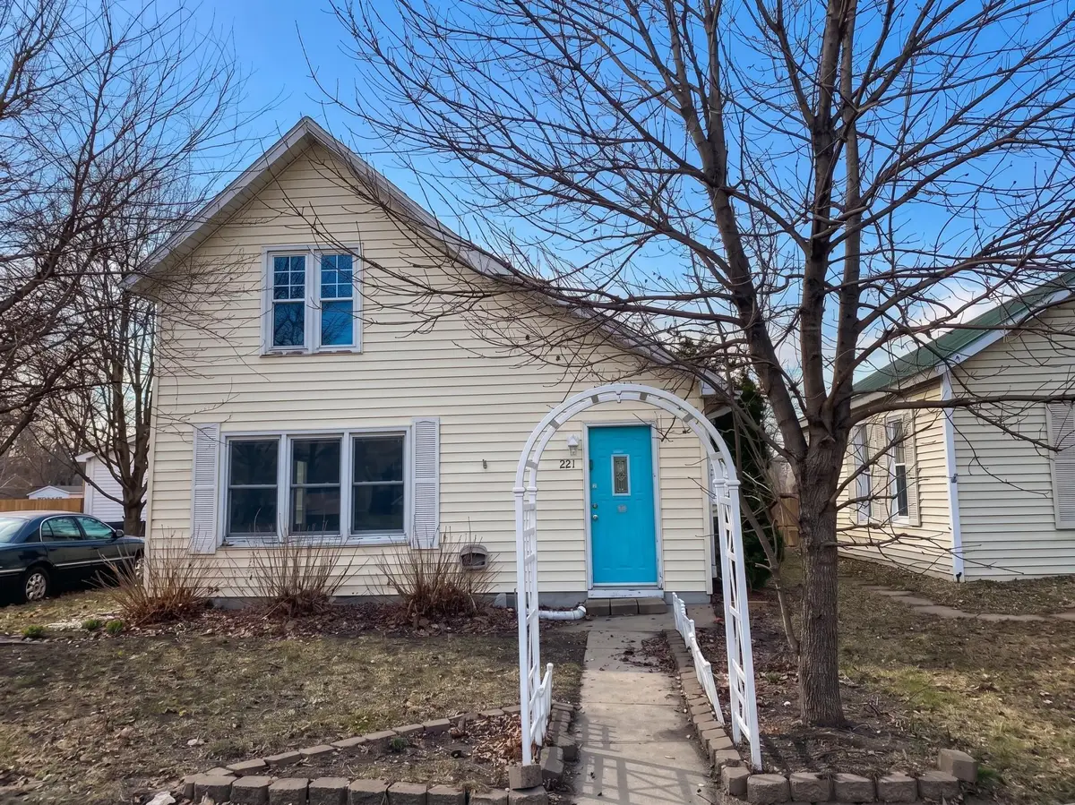 321 S Main Street, Lake Crystal, MN 56055 - #1