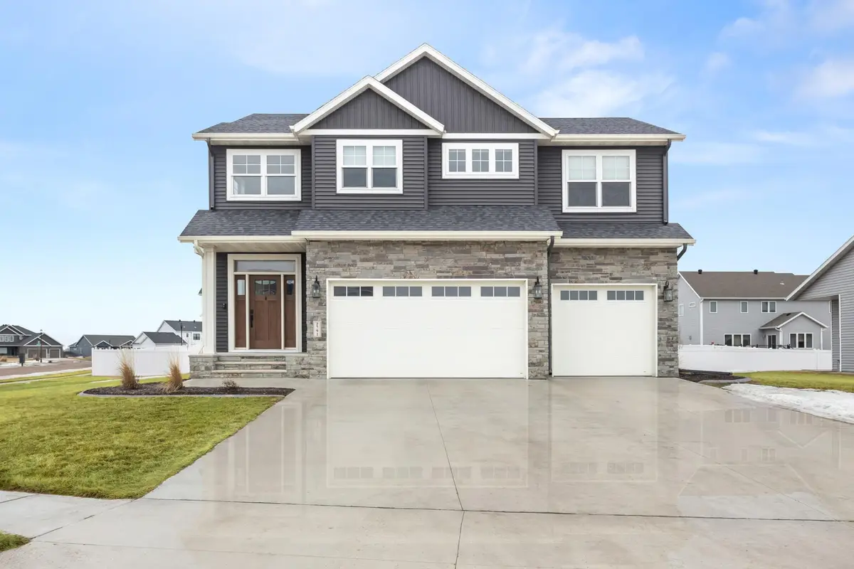 2791 Golden Valley Parkway S, Fargo, ND 58104 - #1