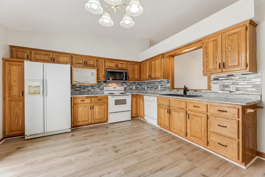 160 Orchard Manor Drive Se, Plainview, MN 55964 - #2