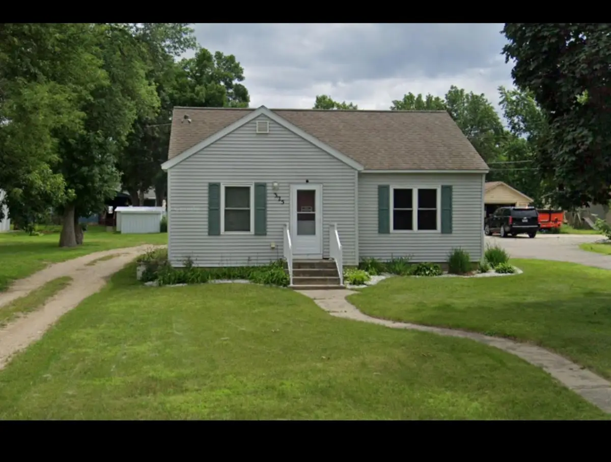 325 Lake Avenue S, Paynesville, MN 56362 - #1