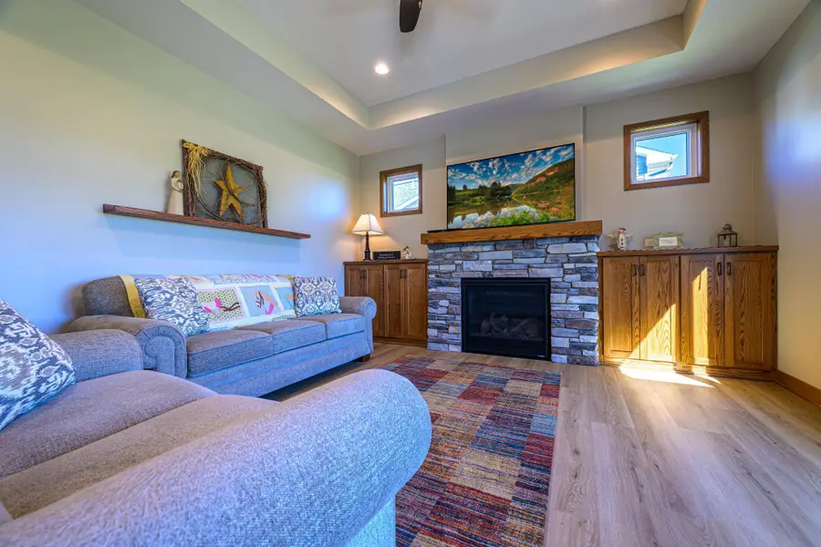 166 Eau Claire Avenue Se, Hutchinson, MN 55350 - #3