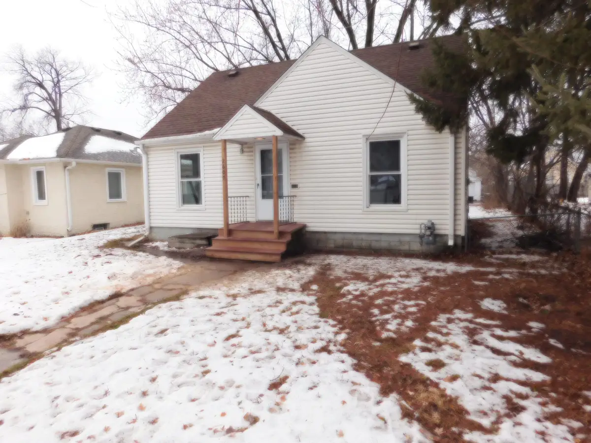 2607 Girard Avenue N, Minneapolis, MN 55411 - #1