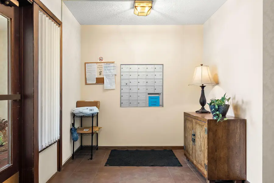 4401 Parklawn Avenue #301W, Edina, MN 55435 - #3