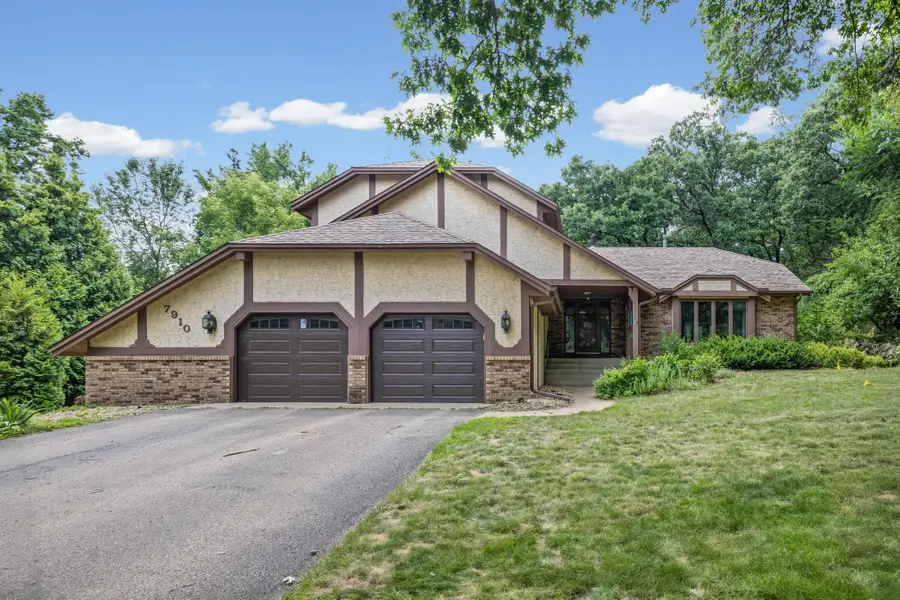 7910 Lower 139th Court, Apple Valley, MN 55124 - #2