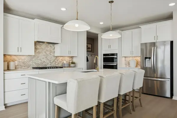 4609 Island Park Drive, Woodbury, MN 55129