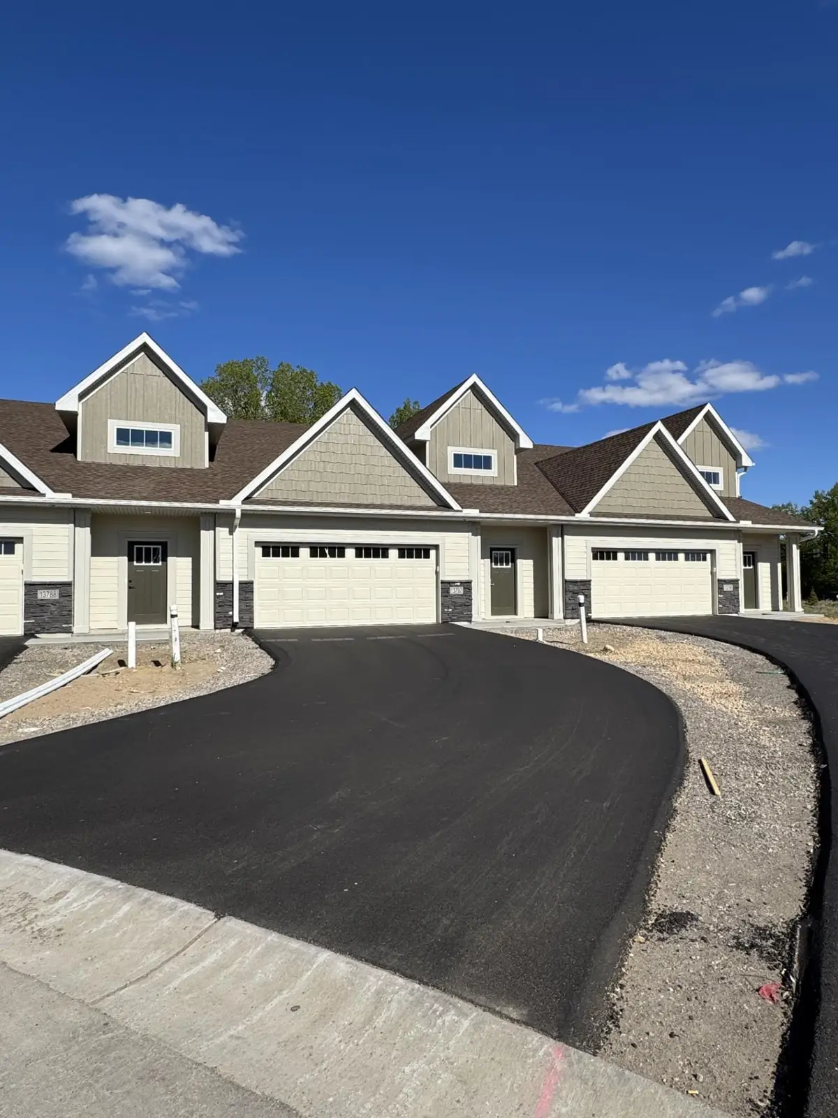 13792 Hollybrook Circle, Apple Valley, MN 55124 - #1