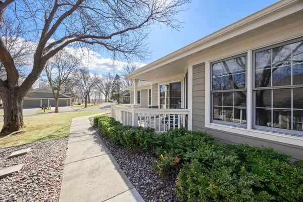 809 Ivy Lane, Eagan, MN 55123