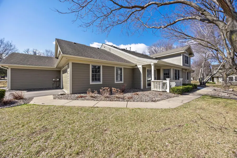 809 Ivy Lane, Eagan, MN 55123 - #2