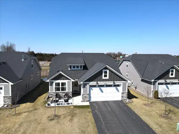 29282 Kenwood Way, Chisago City, MN 55013