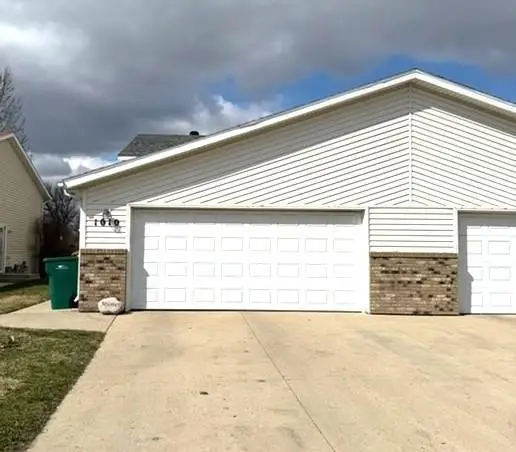 1010 Oak Place, West Fargo, ND 58078