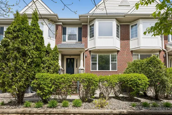 13805 53rd Avenue N #11, Plymouth, MN 55446