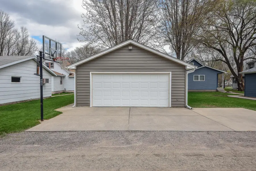 811 Broadway Avenue S, Sauk Rapids, MN 56379 - #2