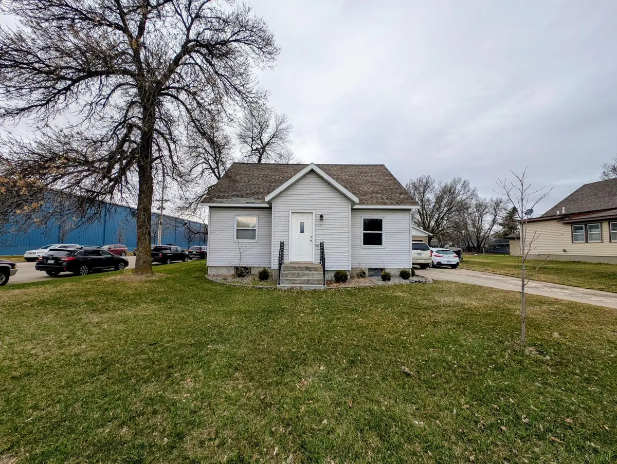 311 3rd Avenue Nw, Perham, MN 56573 - #1