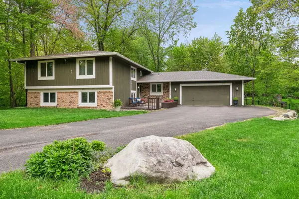 18710 28th Avenue N, Plymouth, MN 55447