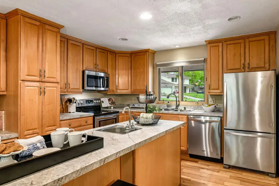 18710 28th Avenue N, Plymouth, MN 55447 - #3