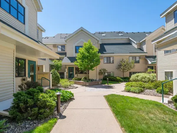 7605 Edinborough Way #6214, Minneapolis, MN 55435