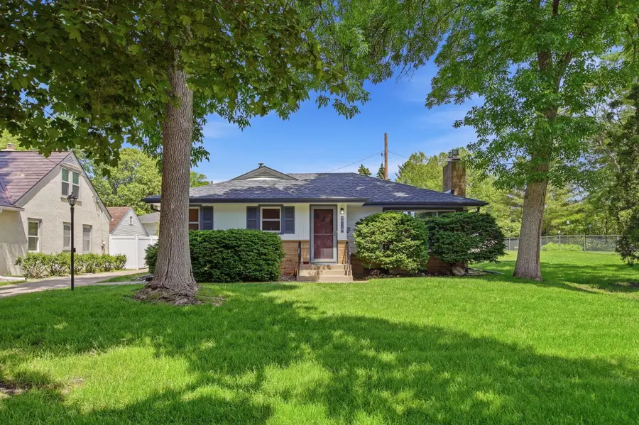 2717 30th Avenue Ne, Saint Anthony, MN 55418 - #2
