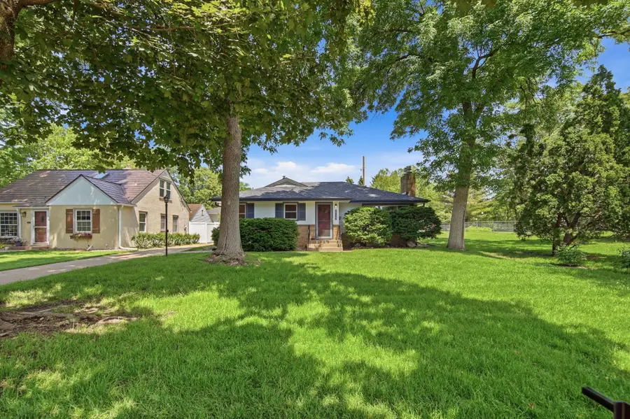 2717 30th Avenue Ne, Saint Anthony, MN 55418 - #3