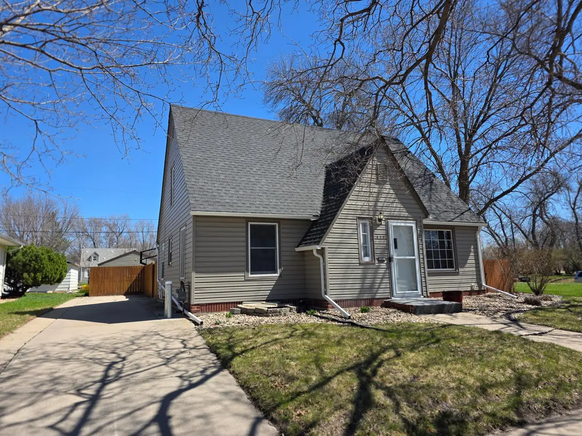 617 S Hiawatha Avenue, Pipestone, MN 56164 - #1