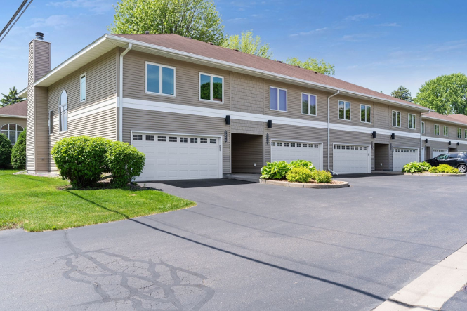 3240 Old Highway 8, Saint Anthony, MN 55418 - #3