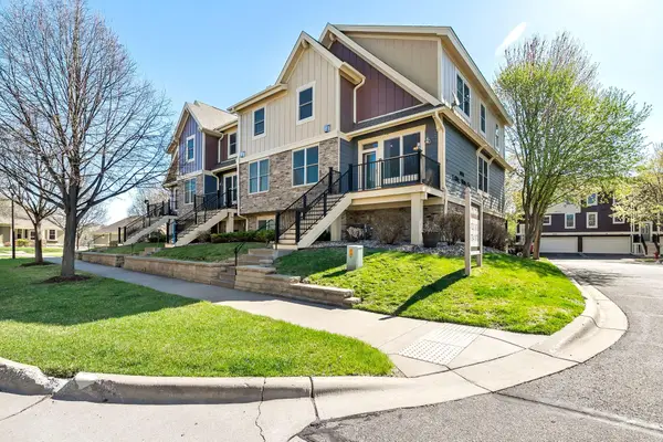 10732 Falling Water Lane #A, Woodbury, MN 55129