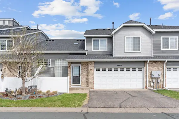 8805 Hastings Circle Ne, Blaine, MN 55449