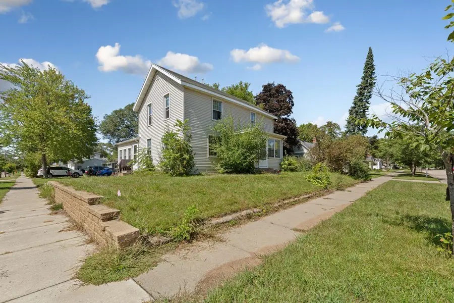 2306 4th Street, Eau Claire, WI 54703 - #2