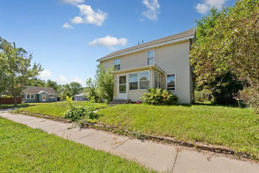 2306 4th Street, Eau Claire, WI 54703 - #3