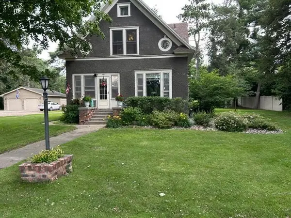 404 Evergreen Park Boulevard, Litchfield, MN 55355